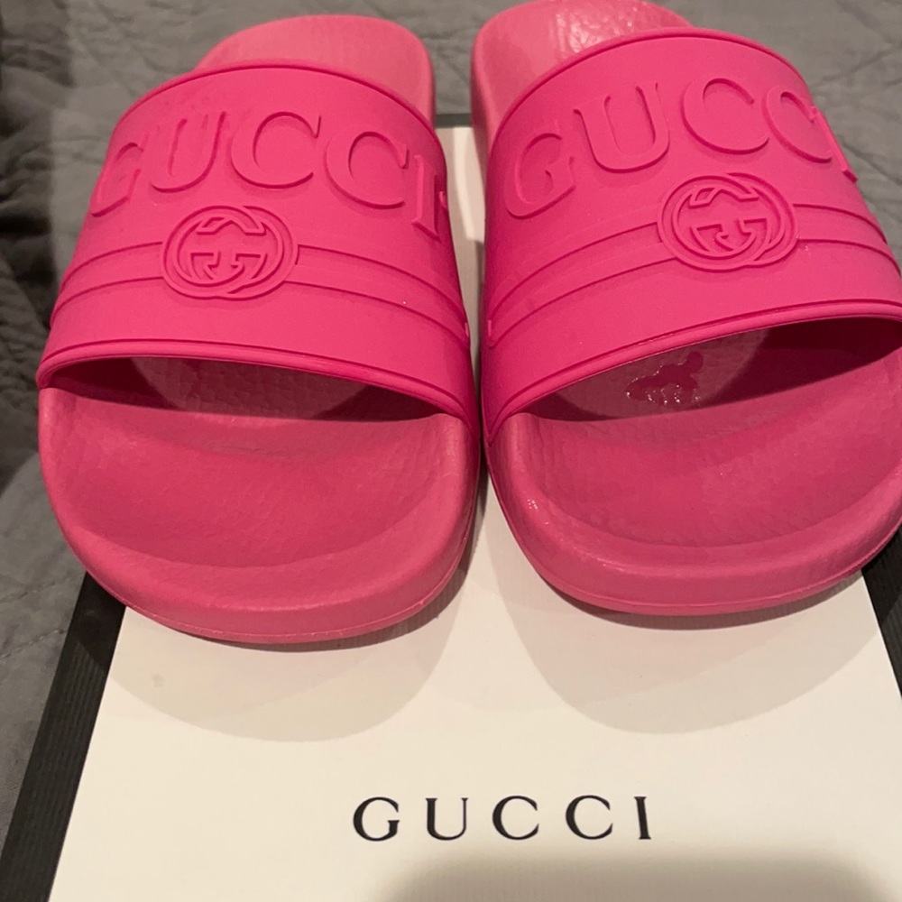 Price ⬇️GUCCI POOL SLIDE